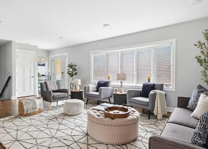 Spacious In Chicago Suburbs