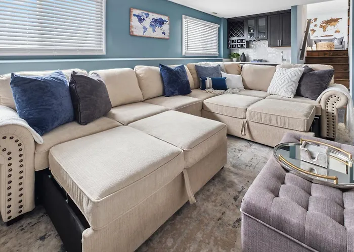 Spacious In Chicago Suburbs Lombard