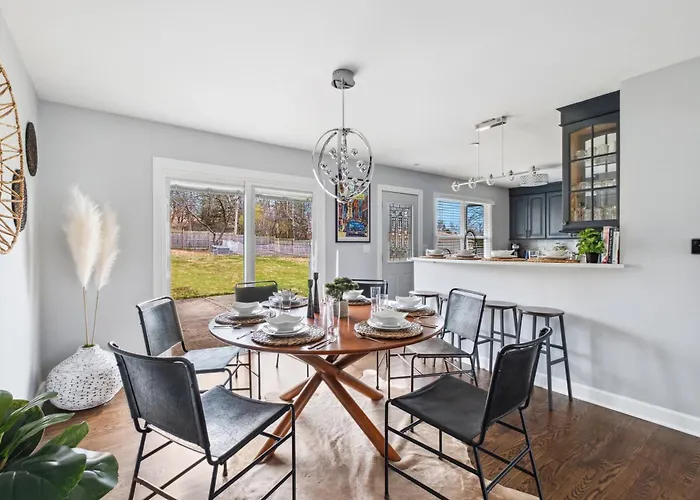 Spacious In Chicago Suburbs